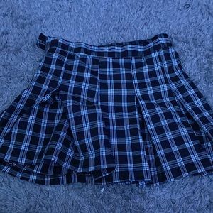 black and white plad skirt!!